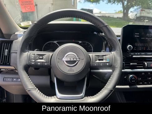 Used 2025 Nissan Pathfinder SV w/ SV Premium Package FWD image 15