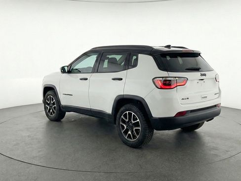 Used 2025 Jeep Compass Trailhawk image 5