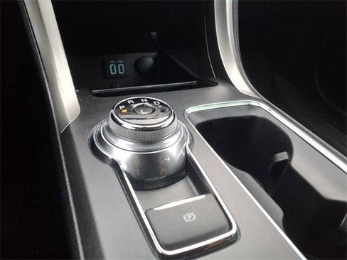 Used 2020 Ford Fusion SE image 17