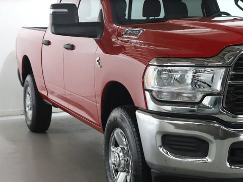 Used 2024 RAM 3500 Tradesman w/ Chrome Appearance Group AWD/4WD image 8