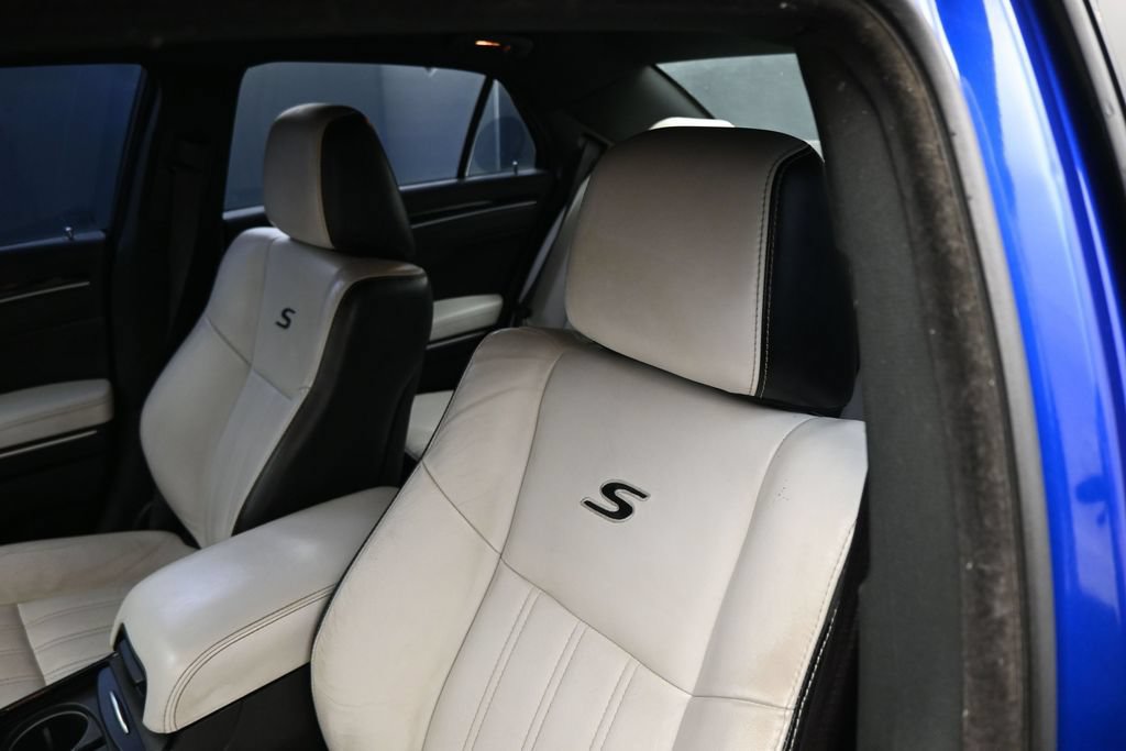 Used 2019 Chrysler 300 S RWD image 12