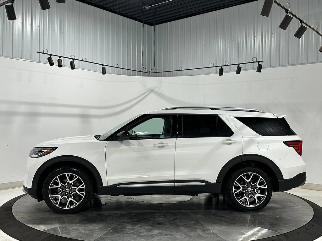 Used 2025 Ford Explorer Platinum w/ Ultimate Package AWD/4WD image 16