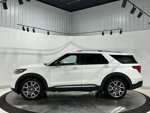 Used 2025 Ford Explorer Platinum w/ Ultimate Package AWD/4WD image 16