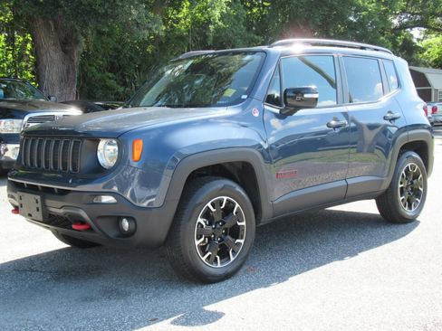 Certified 2023 Jeep Renegade Trailhawk AWD/4WD image 3