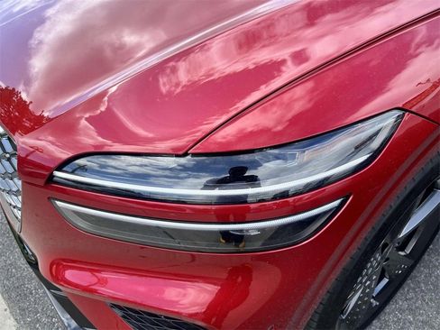 Used 2024 Genesis GV70 3.5T Sport w/ Sport Prestige Package image 8