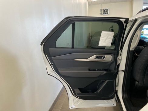New 2025 Ford Explorer Active image 13