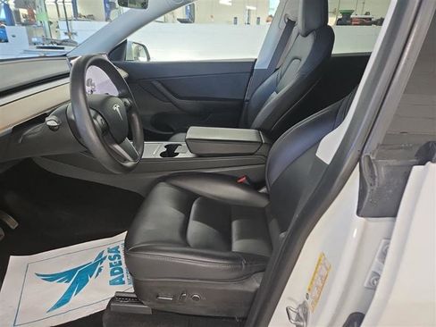 Used 2021 Tesla Model Y Long Range AWD/4WD image 7