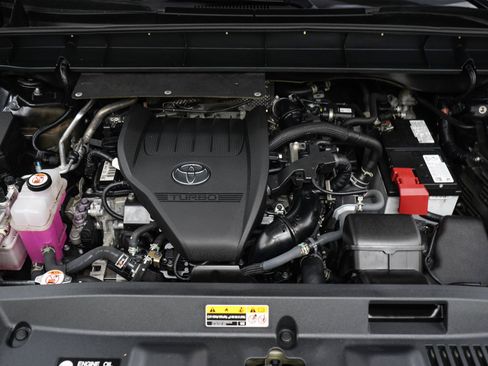 Used 2024 Toyota Highlander Limited AWD/4WD image 35