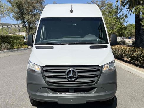 Used 2022 Mercedes-Benz Sprinter 1500 image 15