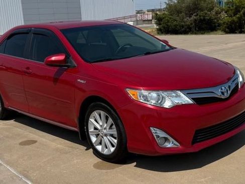Used 2013 Toyota Camry XLE FWD image 8