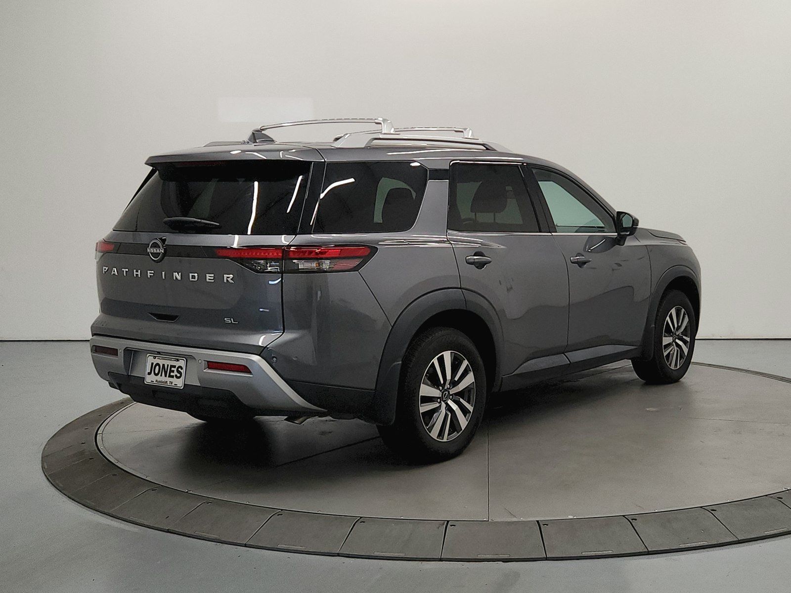 Used 2024 Nissan Pathfinder SL FWD image 8