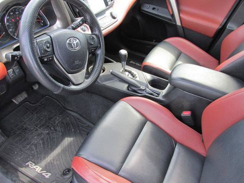 Used 2015 Toyota RAV4 Limited AWD/4WD image 9