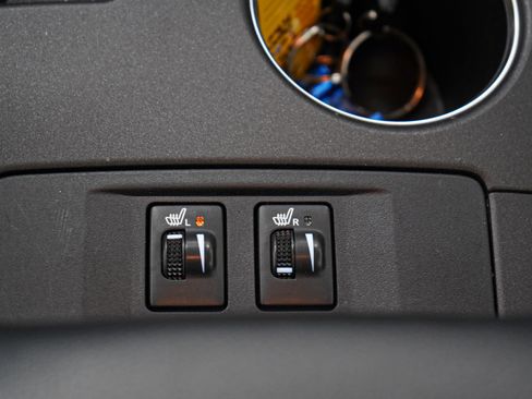 Used 2016 Toyota Camry XLE w/ Moonroof Package image 18