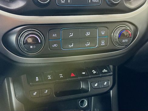 Used 2021 Chevrolet Colorado ZR2 image 17