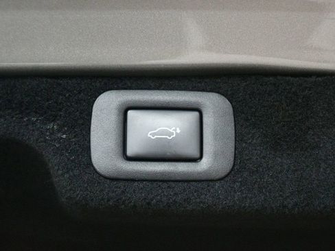 Used 2023 Lexus LS 500 w/ Accessory Package (Z2) image 78