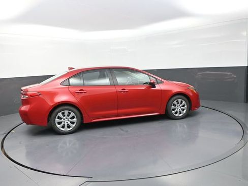 Used 2021 Toyota Corolla LE FWD image 75