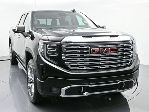 Used 2025 GMC Sierra 1500 Denali w/ Denali Reserve Package AWD/4WD image 2