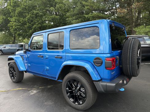 Certified 2024 Jeep Wrangler Unlimited Sahara AWD/4WD image 7
