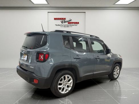 Used 2018 Jeep Renegade Latitude w/ UConnect 8.4 Nav Group FWD image 7