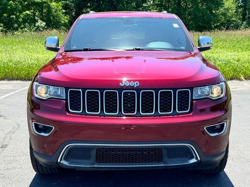Used 2017 Jeep Grand Cherokee Limited AWD/4WD image 3