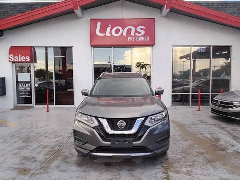 Used 2018 Nissan Rogue SV w/ Premium Package AWD/4WD image 1