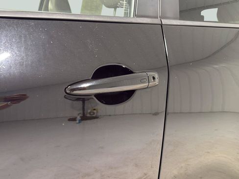 Used 2023 Nissan Rogue SV AWD/4WD image 29