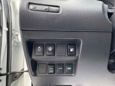 Used 2020 Nissan Rogue S AWD/4WD image 10
