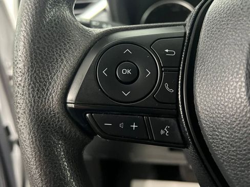 Used 2019 Toyota RAV4 LE image 11