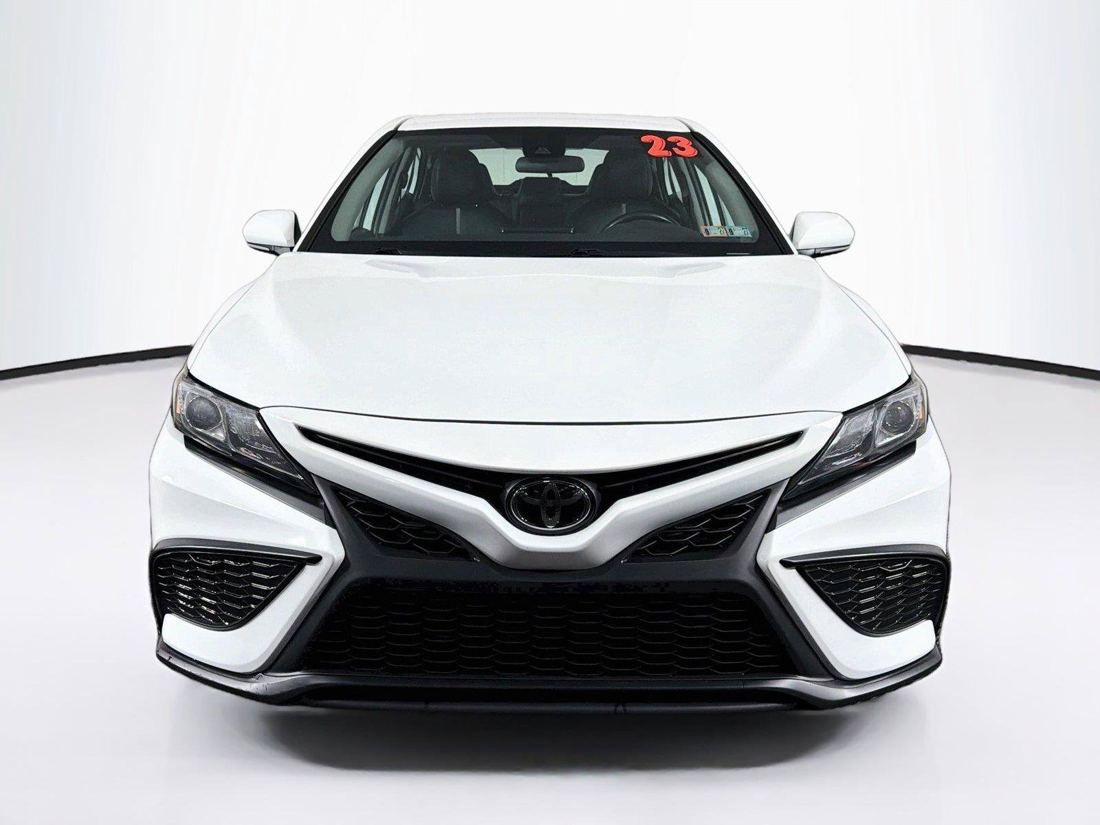 Used 2023 Toyota Camry SE FWD image 6