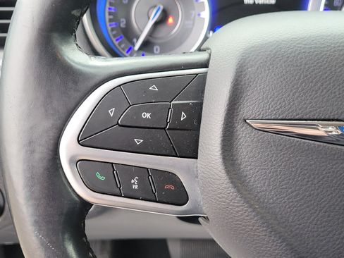 Used 2019 Chrysler 300 Touring w/ Sport Appearance Package image 22