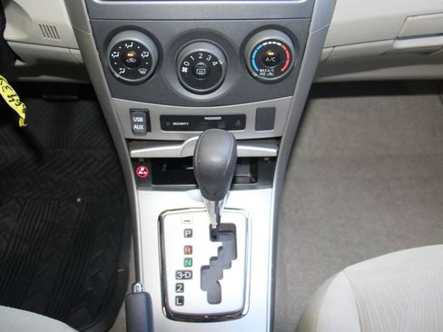 Used 2012 Toyota Corolla LE FWD image 15