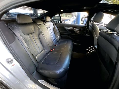 Used 2019 BMW 740i w/ M Sport Package image 20