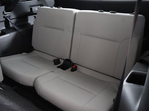 New 2025 Mitsubishi Outlander SE image 34