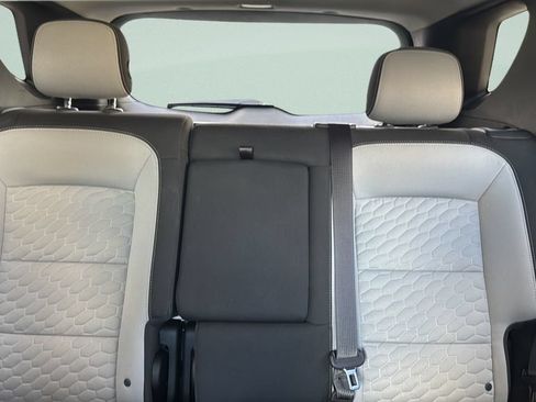 Used 2018 Chevrolet Equinox LT FWD image 16