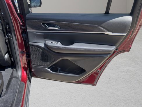 Used 2024 Jeep Grand Cherokee L Limited image 16