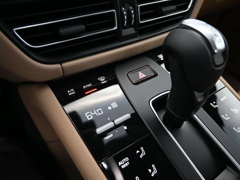 New 2026 Porsche Macan AWD/4WD image 17