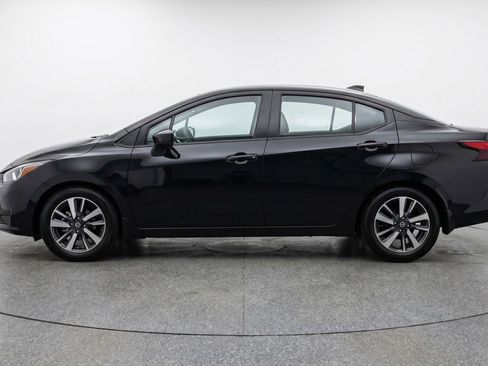 Used 2025 Nissan Versa SV FWD image 5