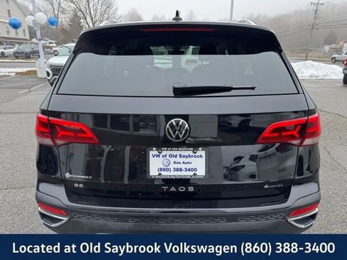 Used 2024 Volkswagen Taos SE image 6