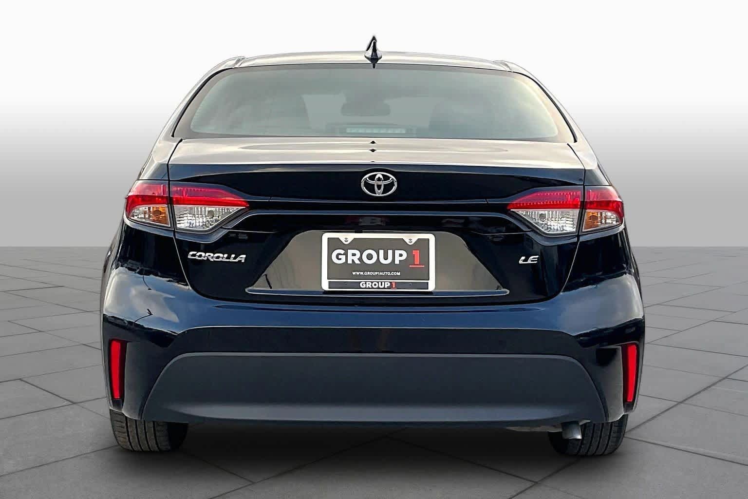 Used 2025 Toyota Corolla LE FWD image 5