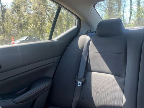 Used 2025 Nissan Altima 2.5 SV image 39