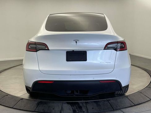 Used 2020 Tesla Model Y Long Range image 6