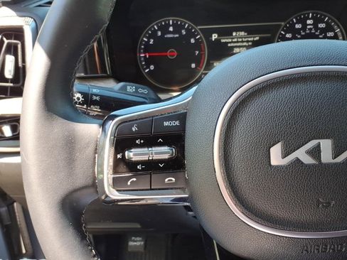 Used 2023 Kia Sorento S w/ Panoramic Sunroof Package AWD/4WD image 14