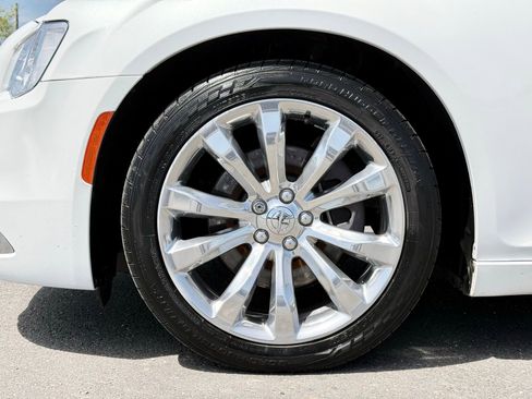 Used 2015 Chrysler 300 C w/ Harman/Kardon Audio Group RWD image 15