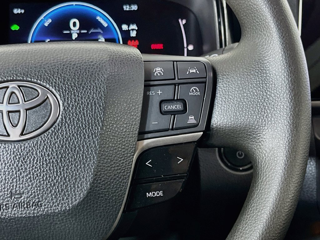 Used 2025 Toyota Camry LE FWD image 15