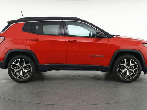 Used 2025 Jeep Compass Limited AWD/4WD image 8
