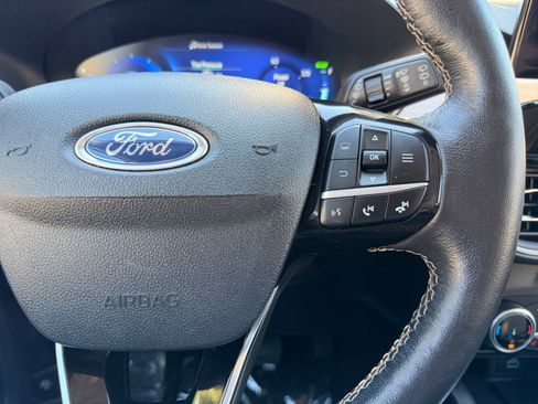 Used 2022 Ford Escape Titanium w/ Titanium Premium Package FWD image 34