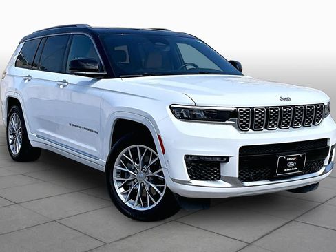 Used 2023 Jeep Grand Cherokee L Summit w/ Luxury Tech Group V AWD/4WD image 3