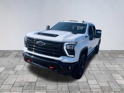 Used 2026 Chevrolet Silverado 2500 LT w/ Trail Boss Package AWD/4WD image 3