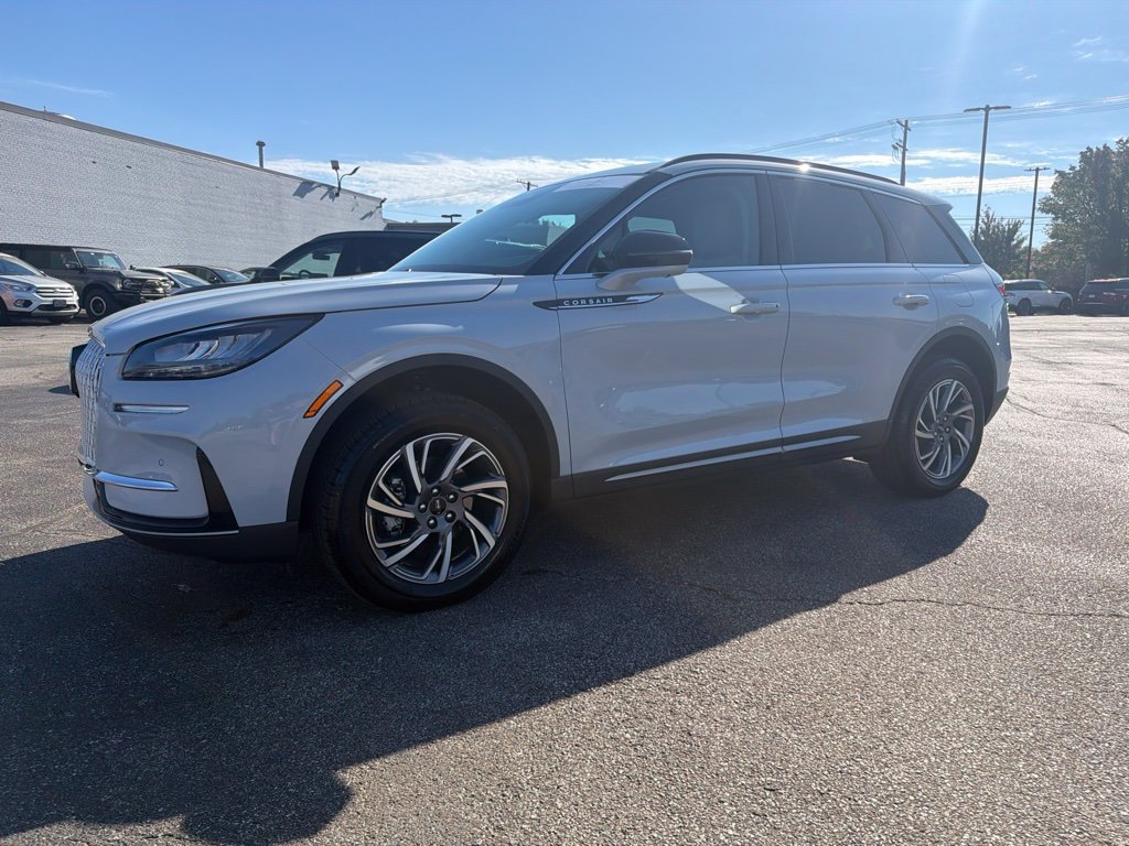 Used 2026 Lincoln Corsair Premiere AWD/4WD image 4