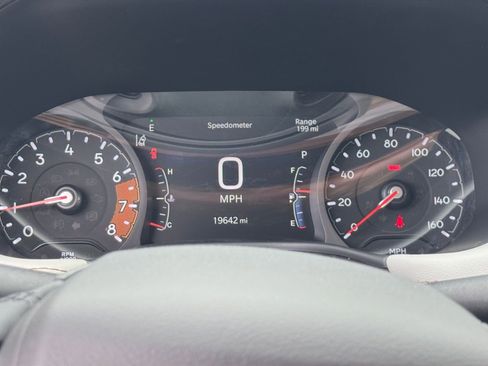 Used 2025 Jeep Compass Limited image 41